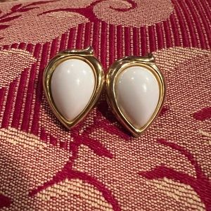 Vintage White & Gold Teardrop Stud Earrings